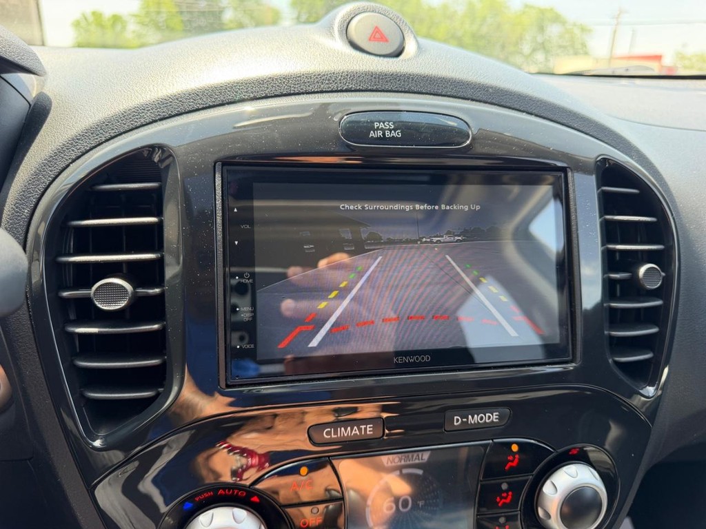 Nissan Juke Vehicle Full-screen Gallery Image 20