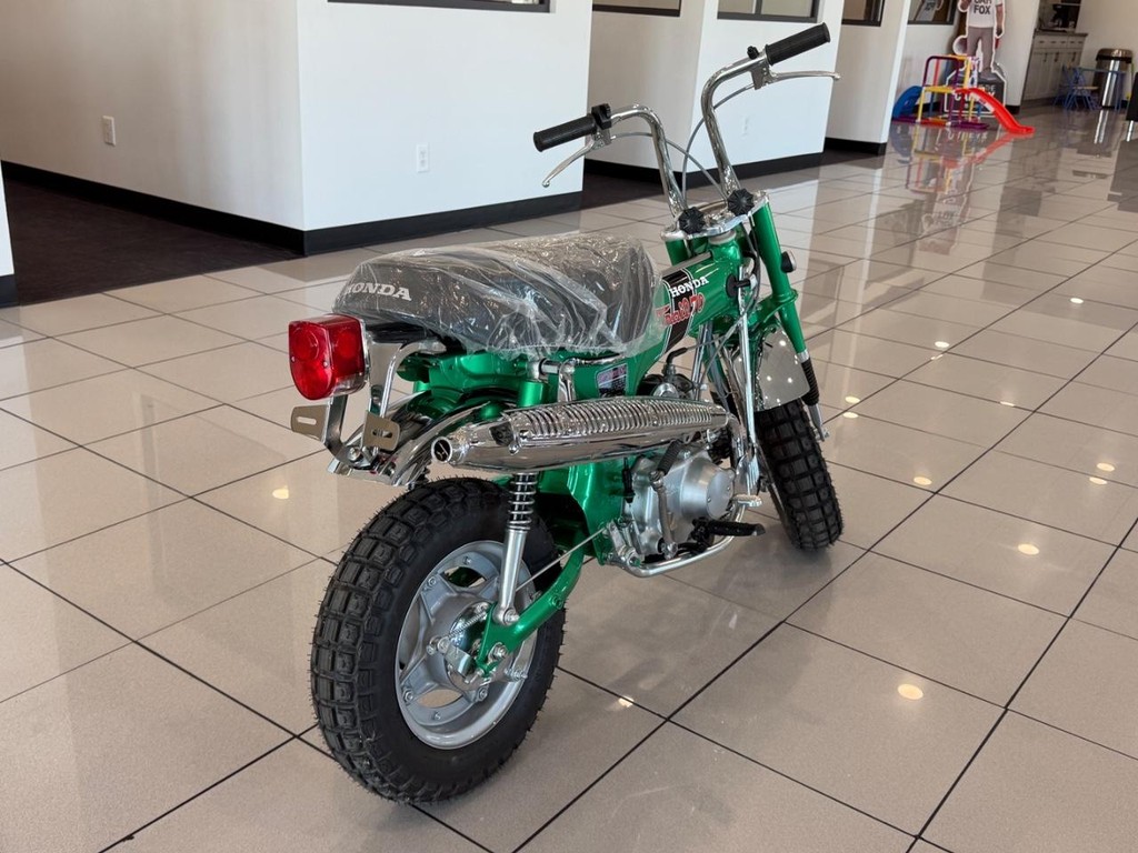 Honda TRAIL 70 Vehicle Full-screen Gallery Image 3