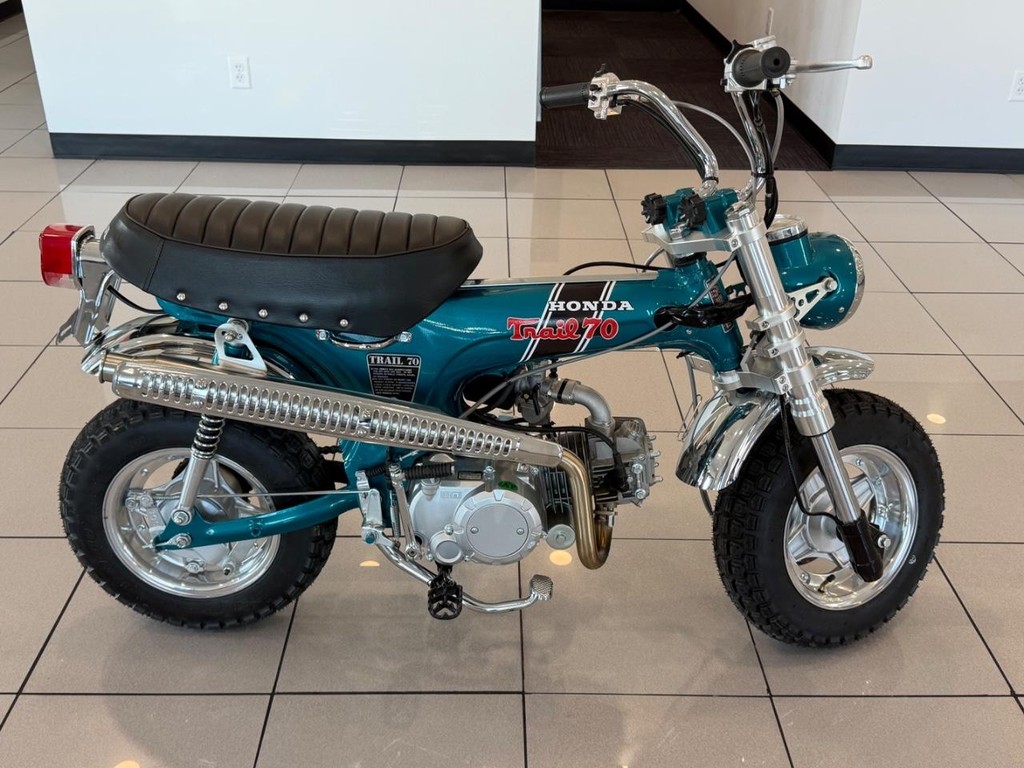 Honda TRAIL 70 Vehicle Full-screen Gallery Image 2