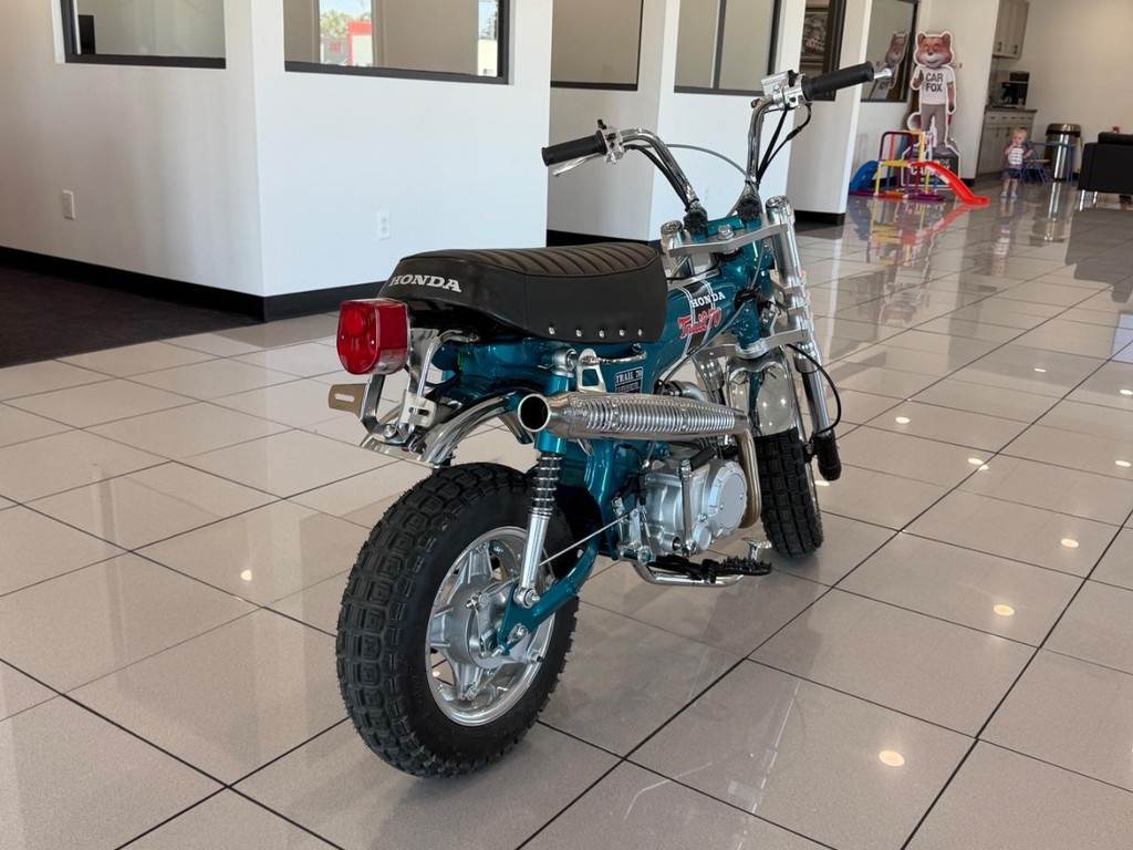 Honda TRAIL 70 Vehicle Full-screen Gallery Image 3