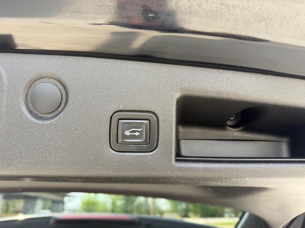 Chevrolet Equinox Vehicle Full-screen Gallery Image 6