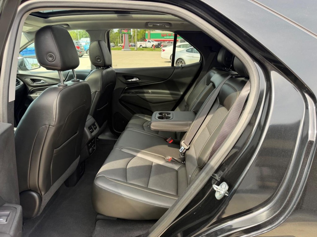 Chevrolet Equinox Vehicle Full-screen Gallery Image 8