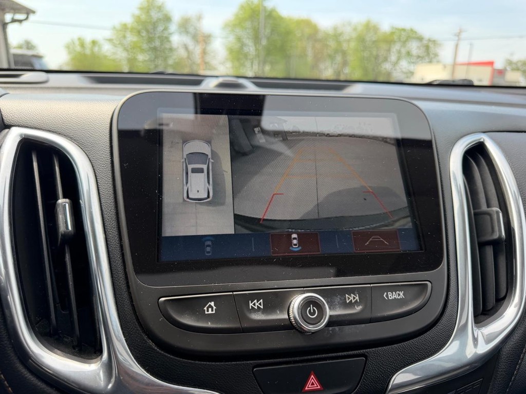 Chevrolet Equinox Vehicle Full-screen Gallery Image 22