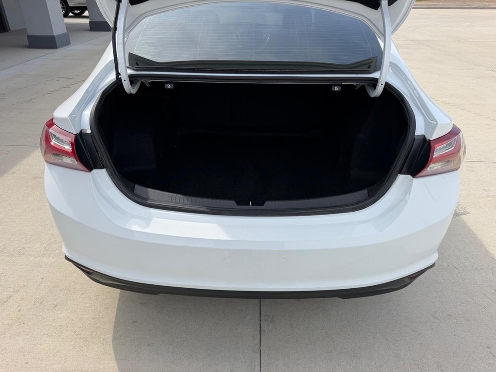 Chevrolet Malibu Vehicle Full-screen Gallery Image 5