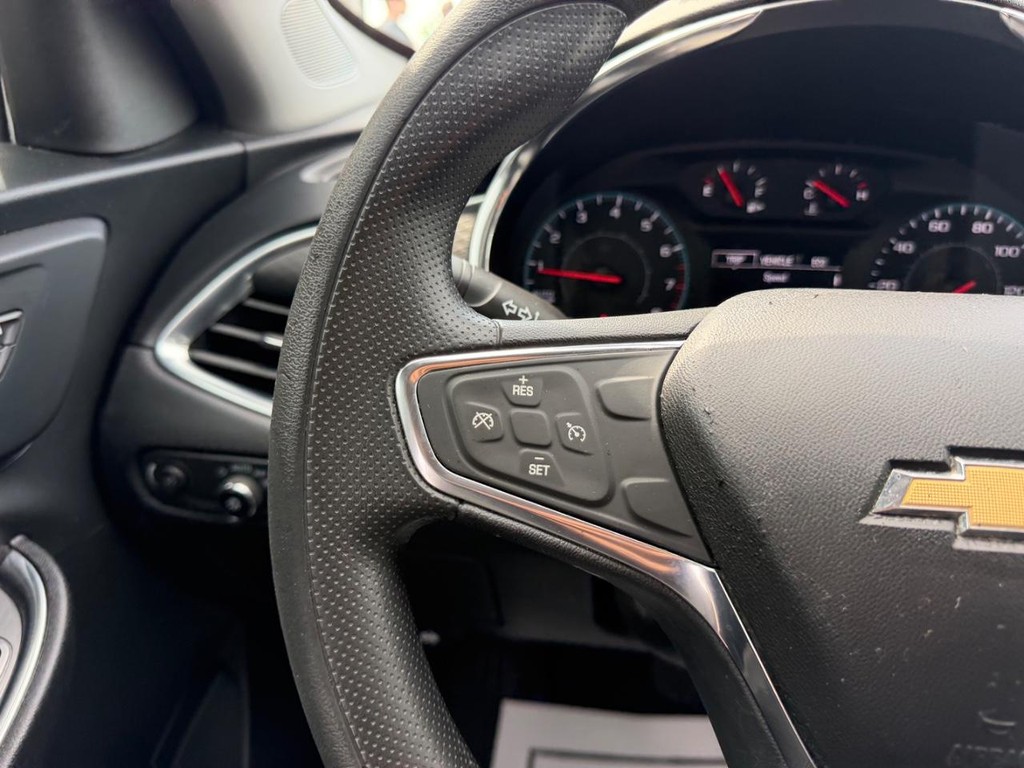 Chevrolet Malibu Vehicle Full-screen Gallery Image 10