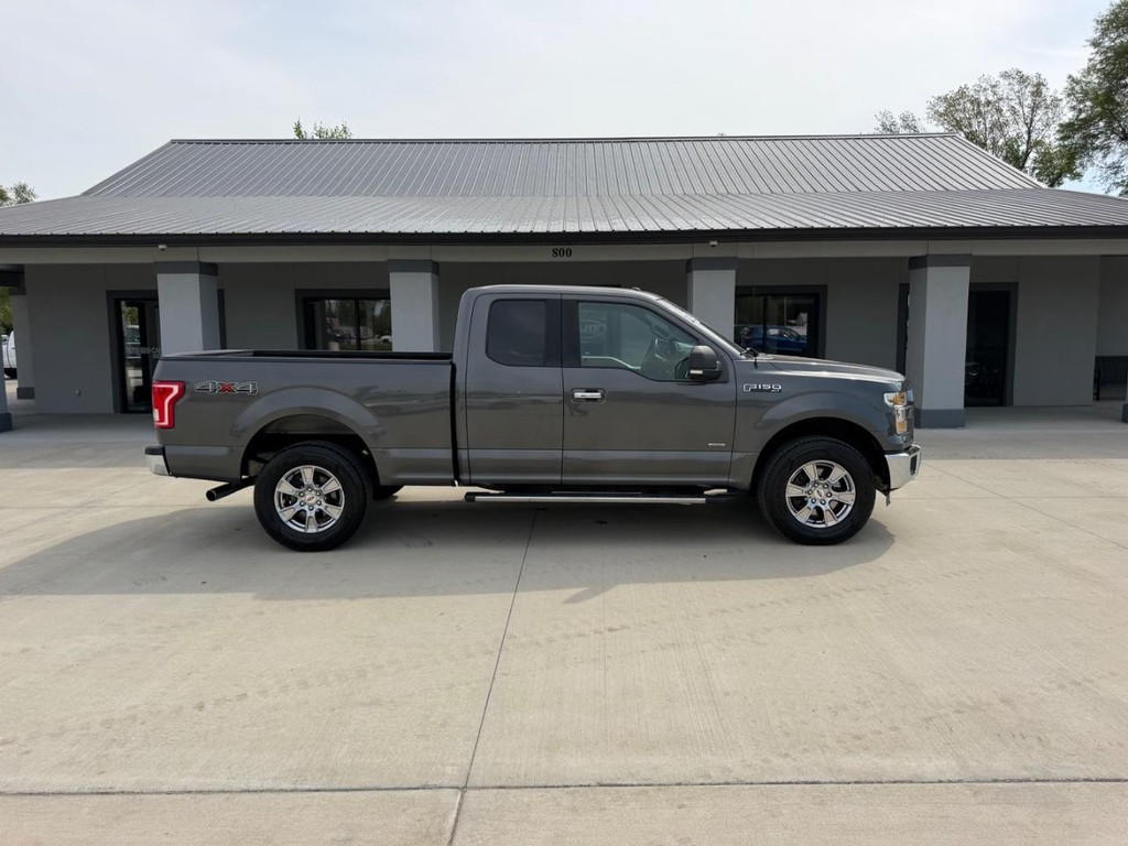 Ford F-150 Vehicle Full-screen Gallery Image 2