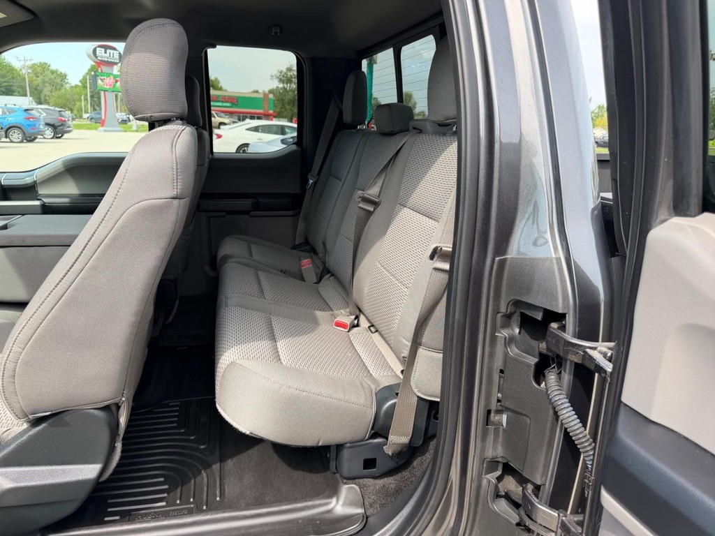 Ford F-150 Vehicle Full-screen Gallery Image 7