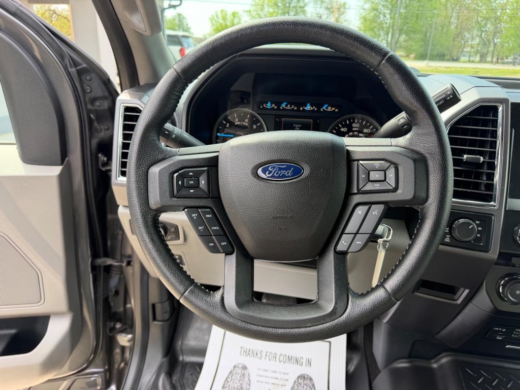 Ford F-150 Vehicle Full-screen Gallery Image 9