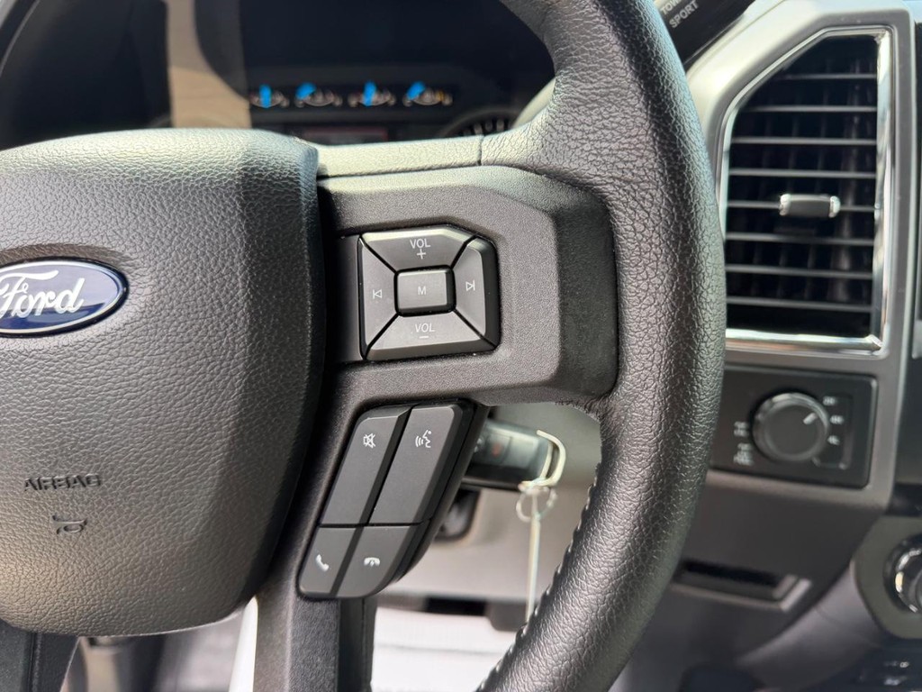 Ford F-150 Vehicle Full-screen Gallery Image 11