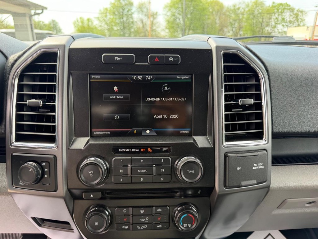 Ford F-150 Vehicle Full-screen Gallery Image 12