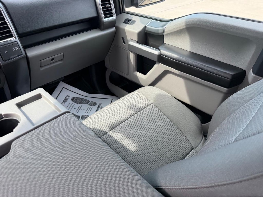 Ford F-150 Vehicle Full-screen Gallery Image 14