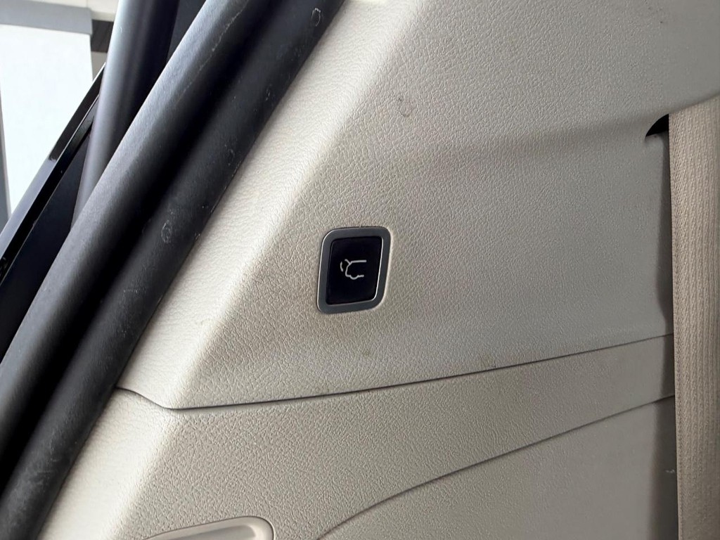 Chrysler Pacifica Vehicle Full-screen Gallery Image 6