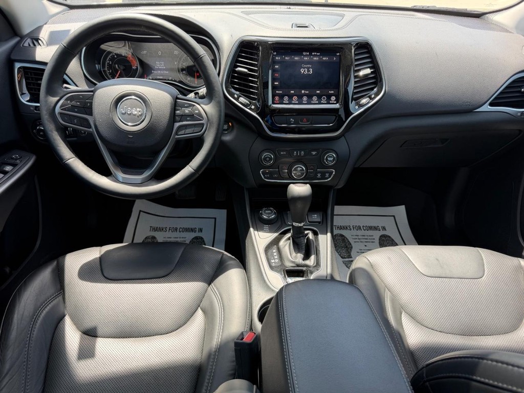 Jeep Cherokee Vehicle Full-screen Gallery Image 10