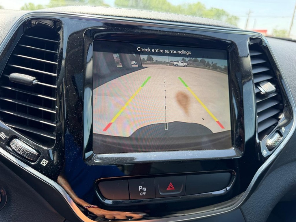 Jeep Cherokee Vehicle Full-screen Gallery Image 22