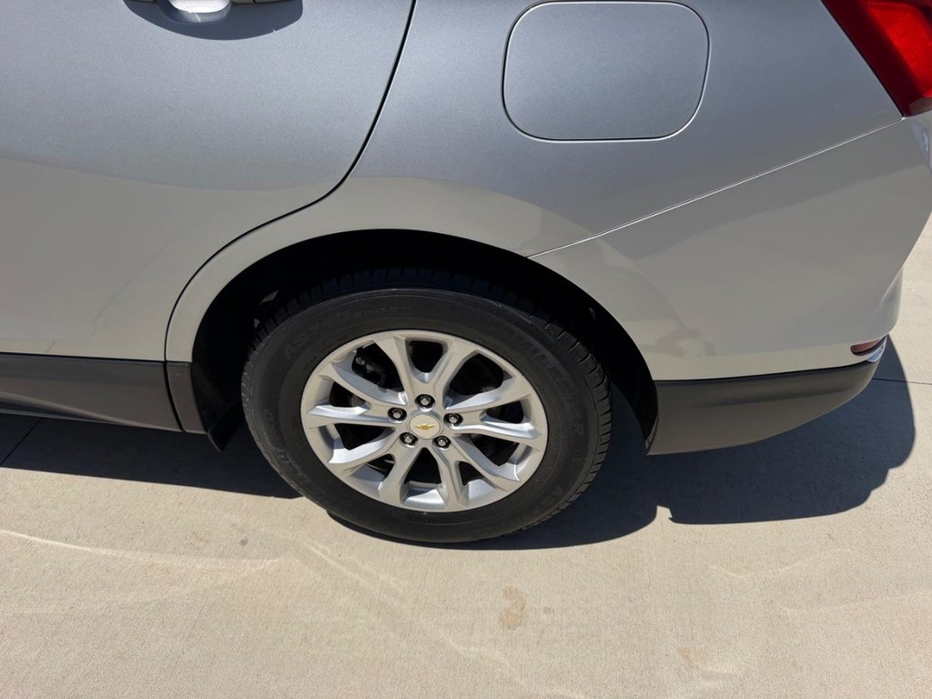Chevrolet Equinox Vehicle Full-screen Gallery Image 06