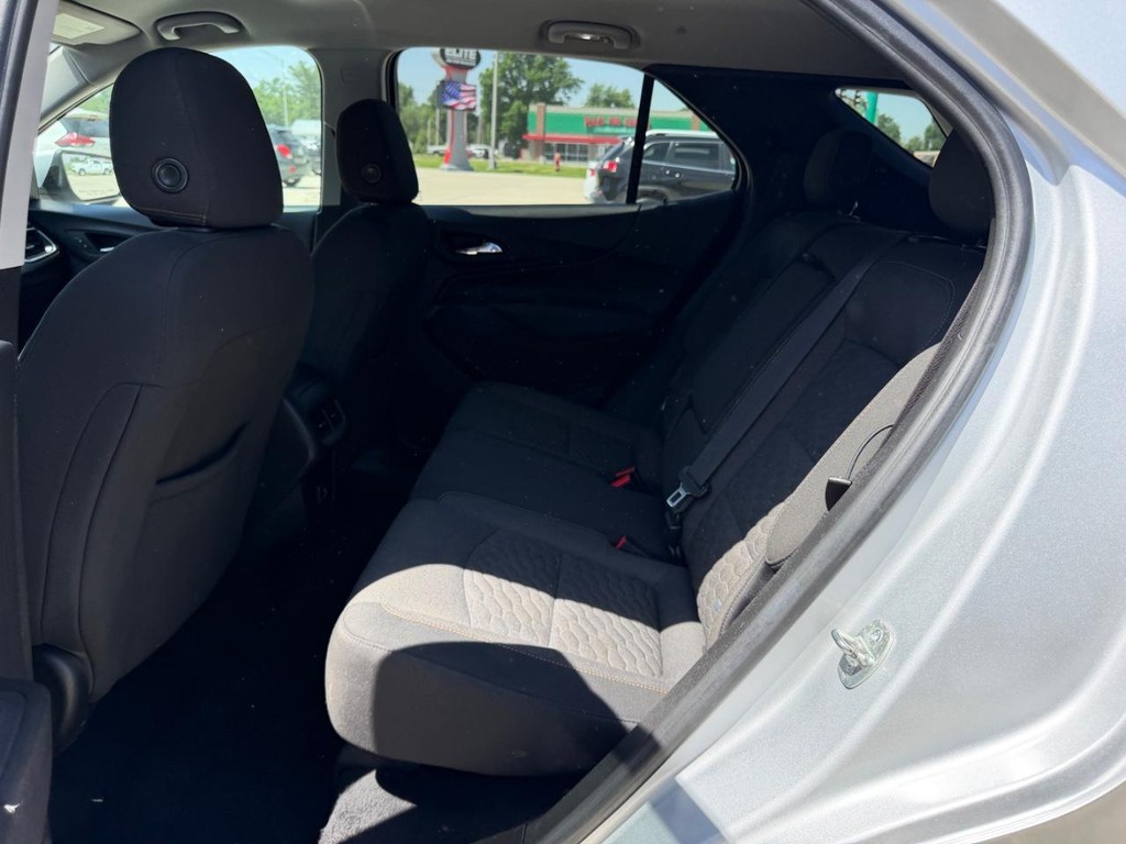 Chevrolet Equinox Vehicle Full-screen Gallery Image 07
