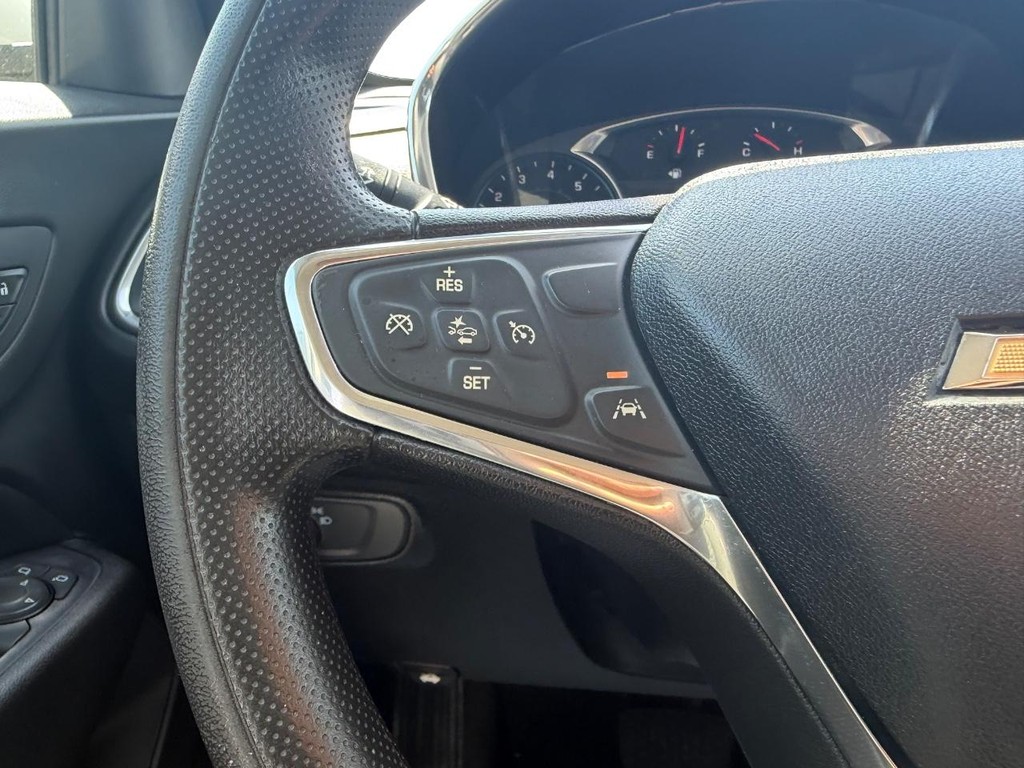 Chevrolet Equinox Vehicle Full-screen Gallery Image 10