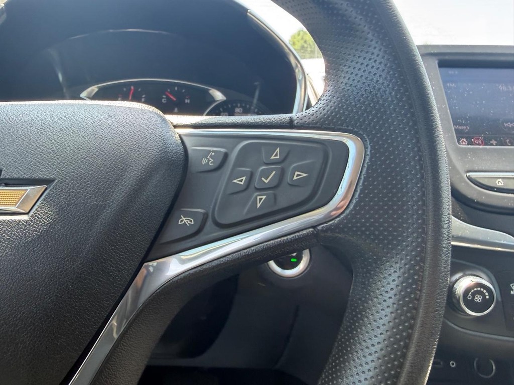 Chevrolet Equinox Vehicle Full-screen Gallery Image 11