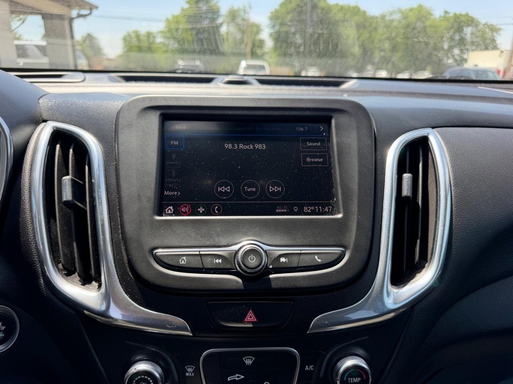 Chevrolet Equinox Vehicle Full-screen Gallery Image 12