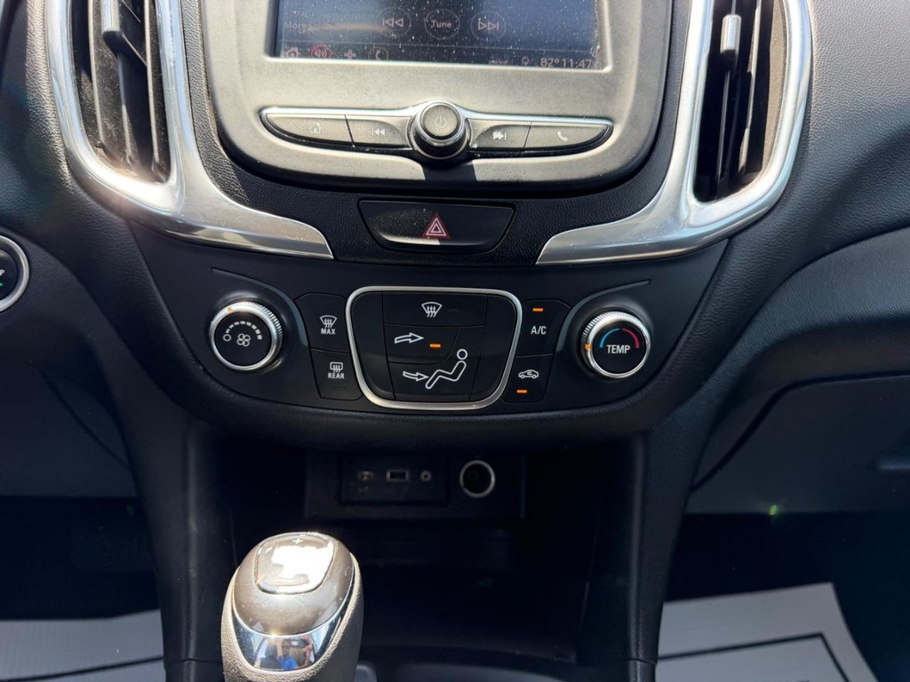 Chevrolet Equinox Vehicle Full-screen Gallery Image 13