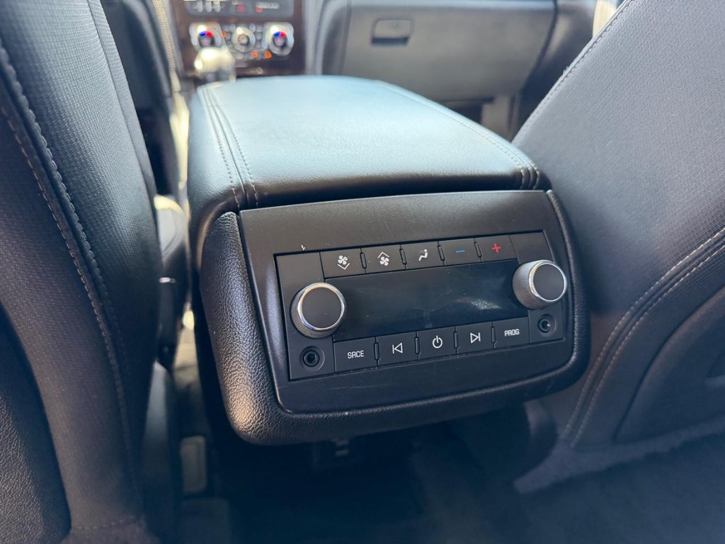 Chevrolet Traverse Vehicle Full-screen Gallery Image 10
