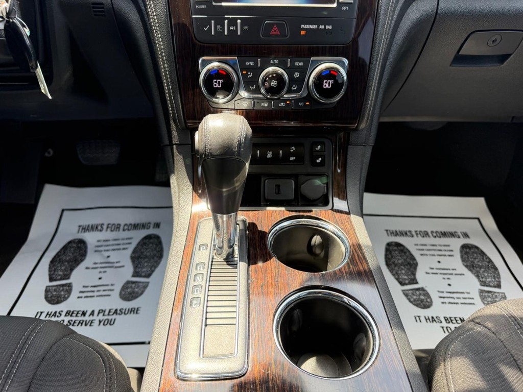 Chevrolet Traverse Vehicle Full-screen Gallery Image 17