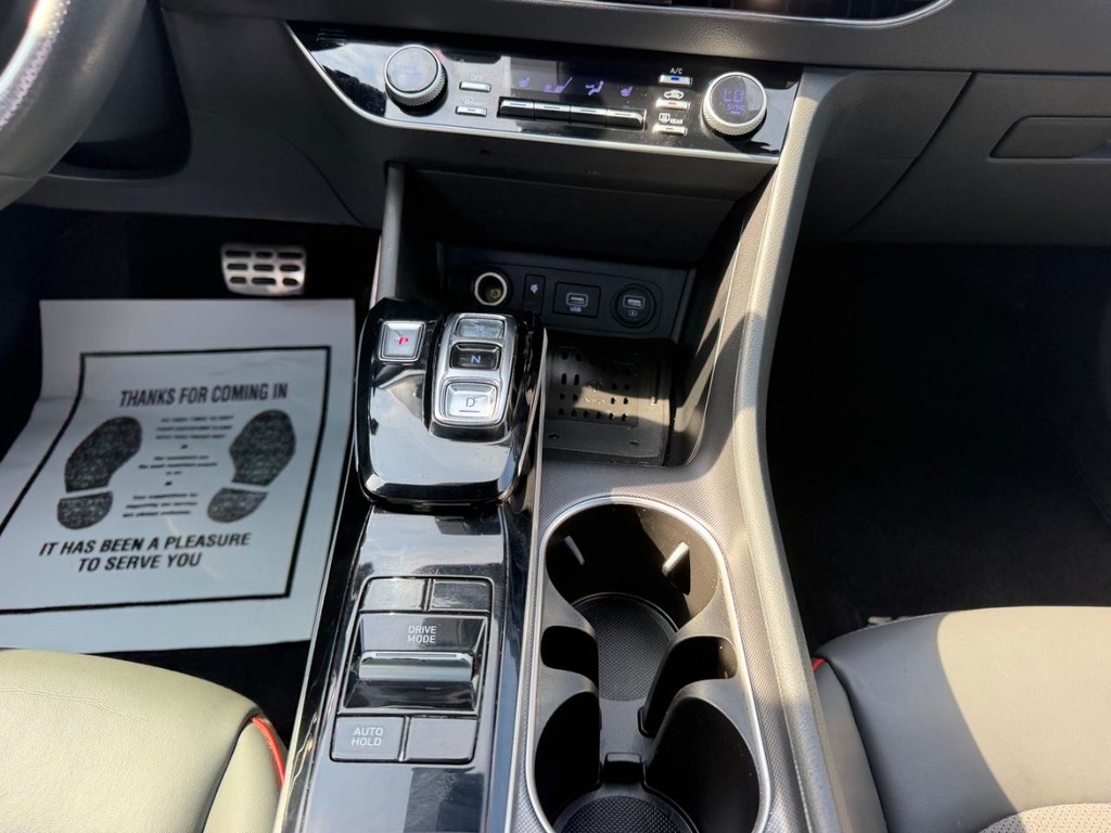 Hyundai Sonata Vehicle Full-screen Gallery Image 15