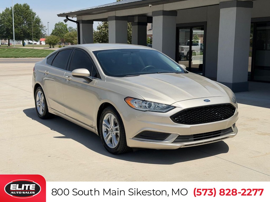 Ford Fusion Vehicle Full-screen Gallery Image 01