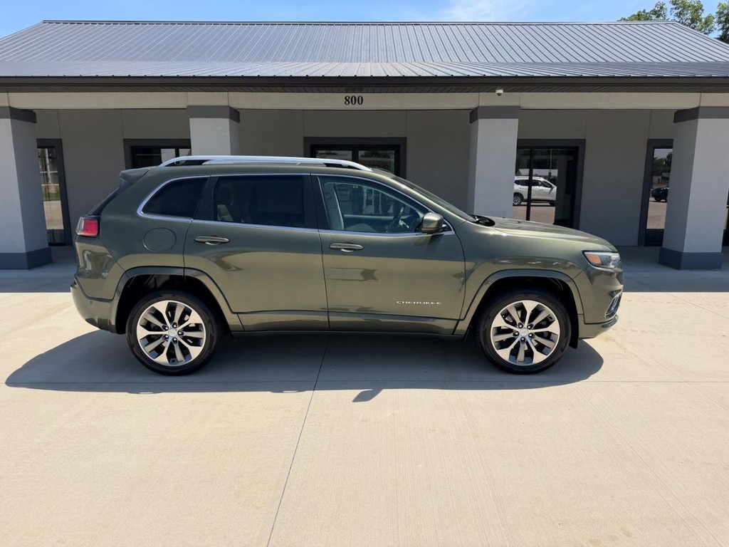 Jeep Cherokee Vehicle Full-screen Gallery Image 02