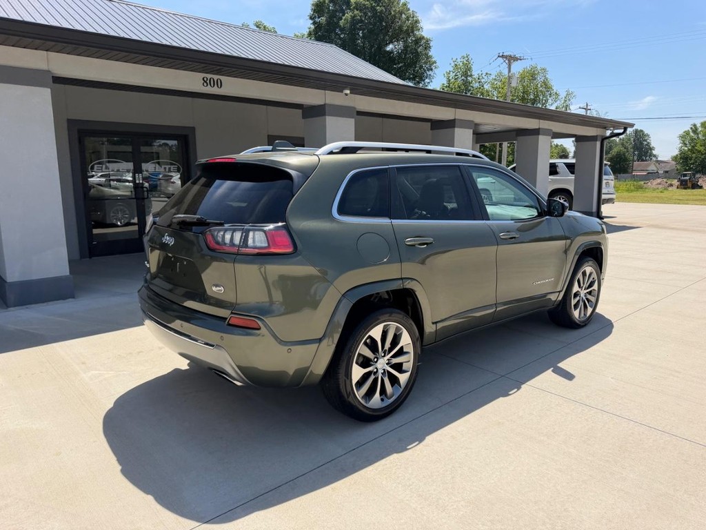 Jeep Cherokee Vehicle Full-screen Gallery Image 03