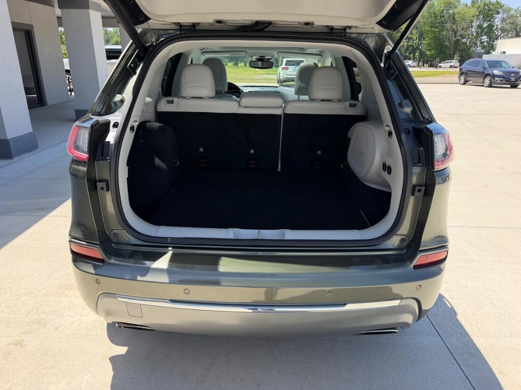 Jeep Cherokee Vehicle Full-screen Gallery Image 05