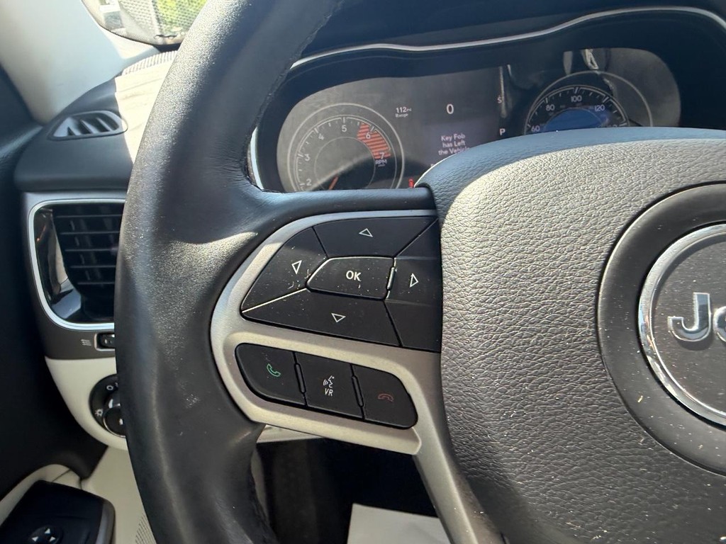 Jeep Cherokee Vehicle Full-screen Gallery Image 12