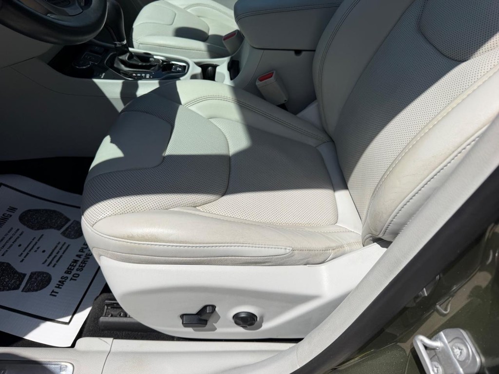 Jeep Cherokee Vehicle Full-screen Gallery Image 20