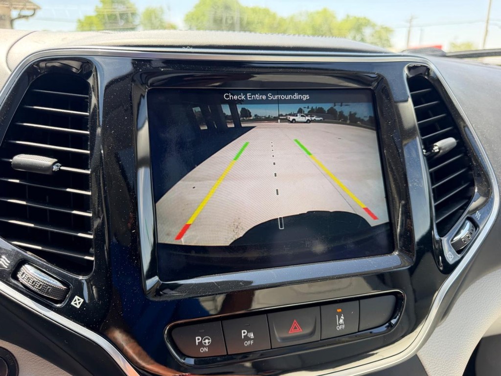 Jeep Cherokee Vehicle Full-screen Gallery Image 22