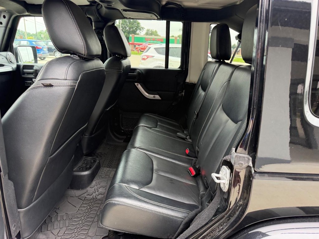 Jeep Wrangler Unlimited Vehicle Full-screen Gallery Image 7