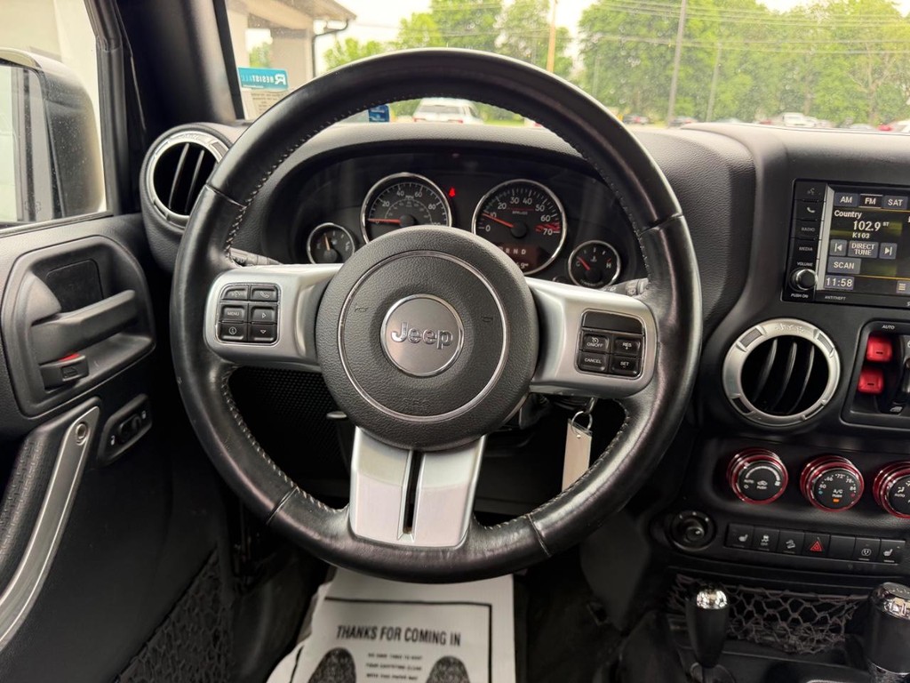 Jeep Wrangler Unlimited Vehicle Full-screen Gallery Image 9