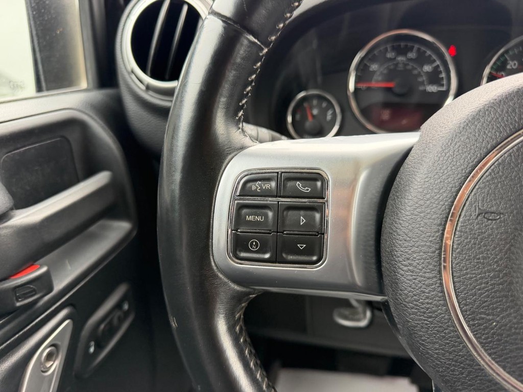 Jeep Wrangler Unlimited Vehicle Full-screen Gallery Image 10