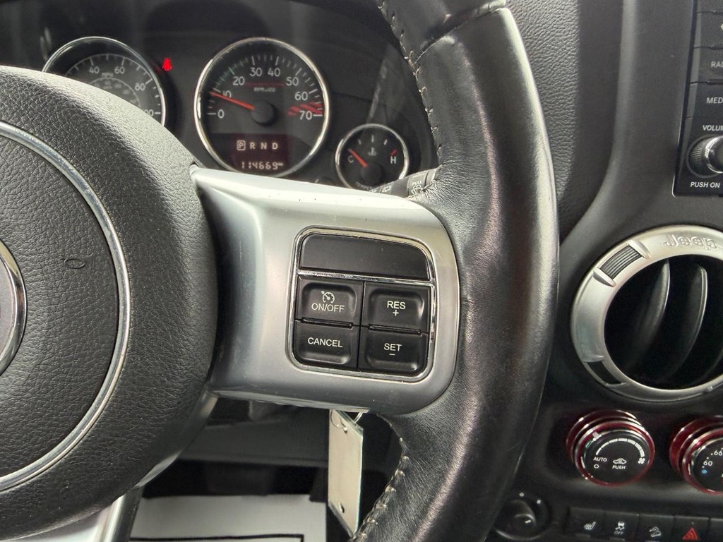 Jeep Wrangler Unlimited Vehicle Full-screen Gallery Image 11