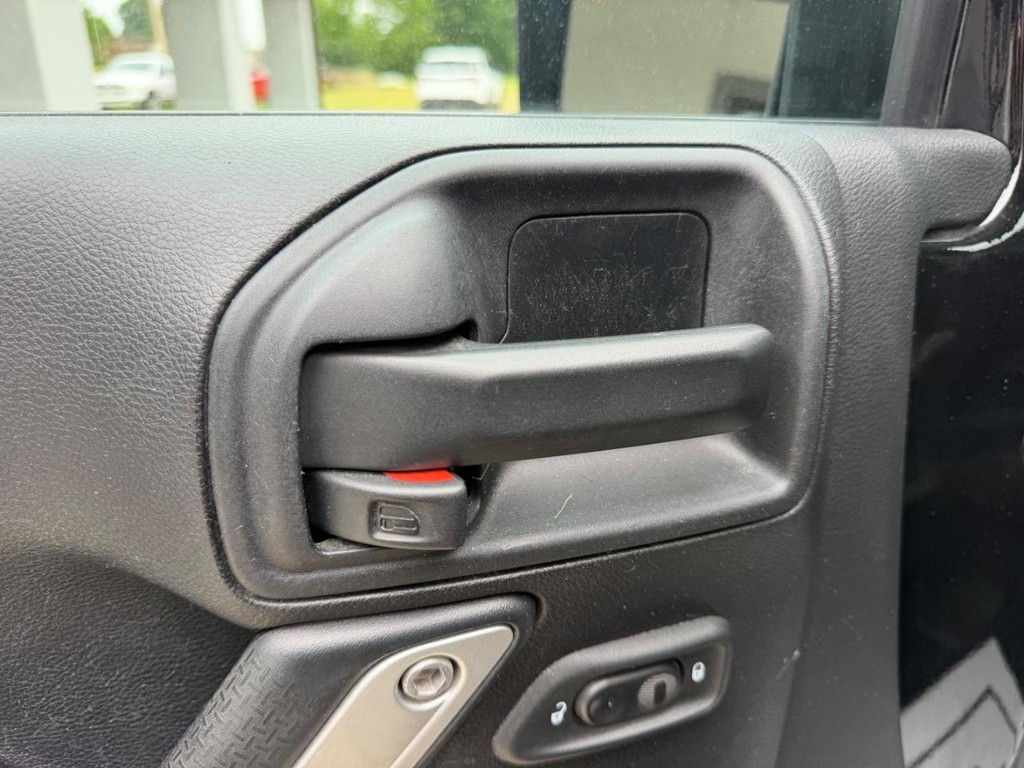 Jeep Wrangler Unlimited Vehicle Full-screen Gallery Image 16