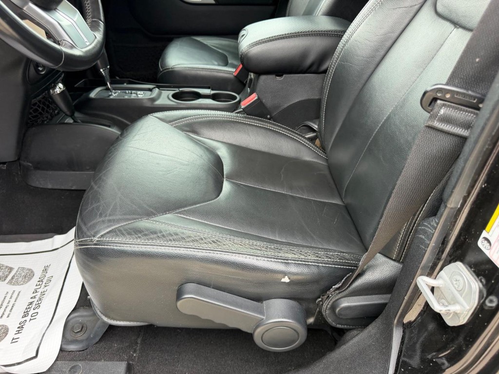 Jeep Wrangler Unlimited Vehicle Full-screen Gallery Image 17