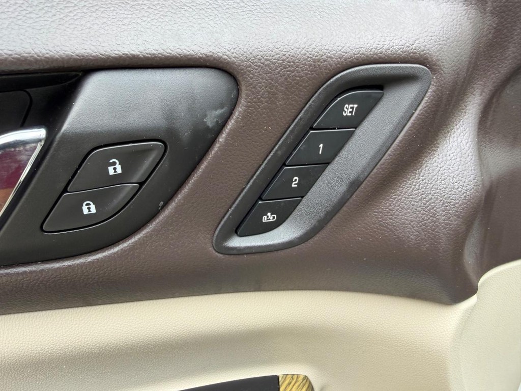 GMC Acadia Vehicle Full-screen Gallery Image 21