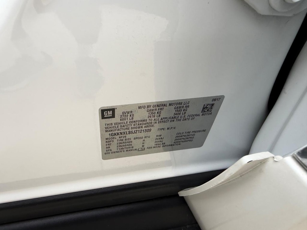 GMC Acadia Vehicle Full-screen Gallery Image 25