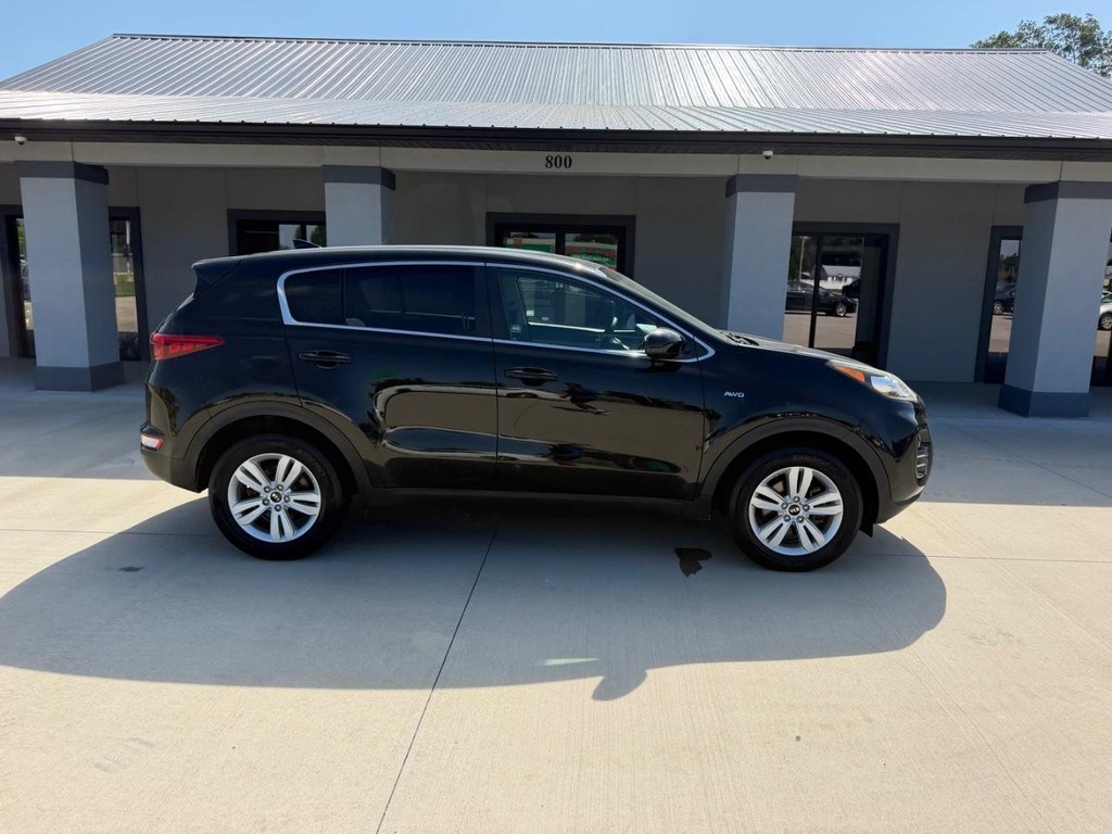 Kia Sportage Vehicle Full-screen Gallery Image 2