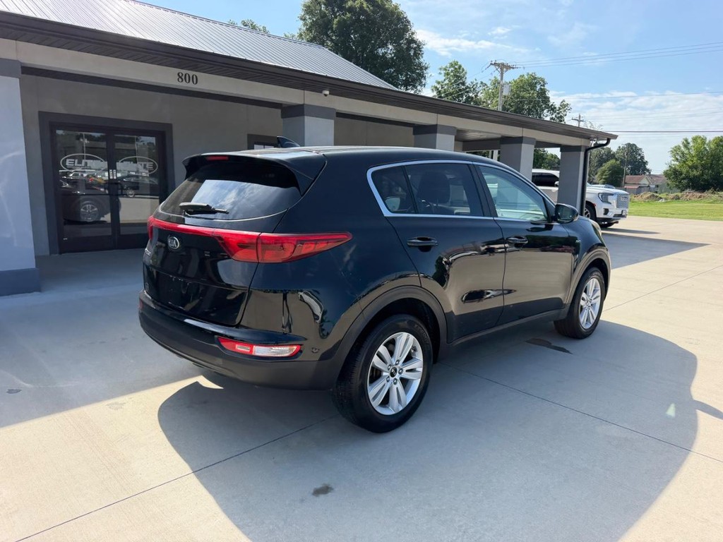Kia Sportage Vehicle Full-screen Gallery Image 3
