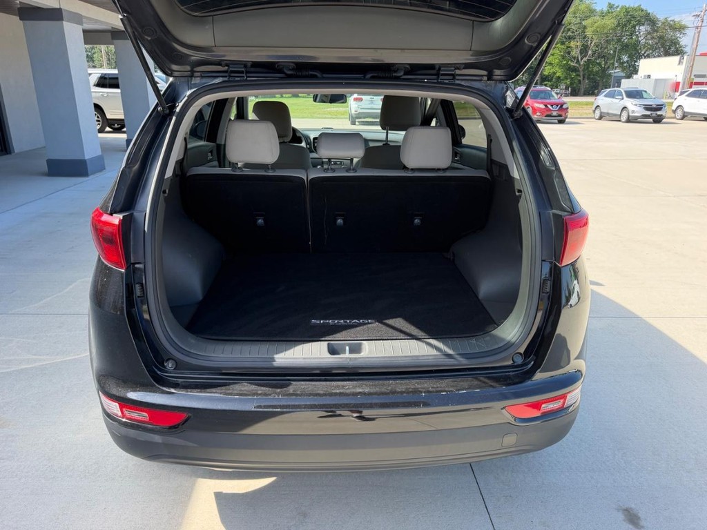 Kia Sportage Vehicle Full-screen Gallery Image 5