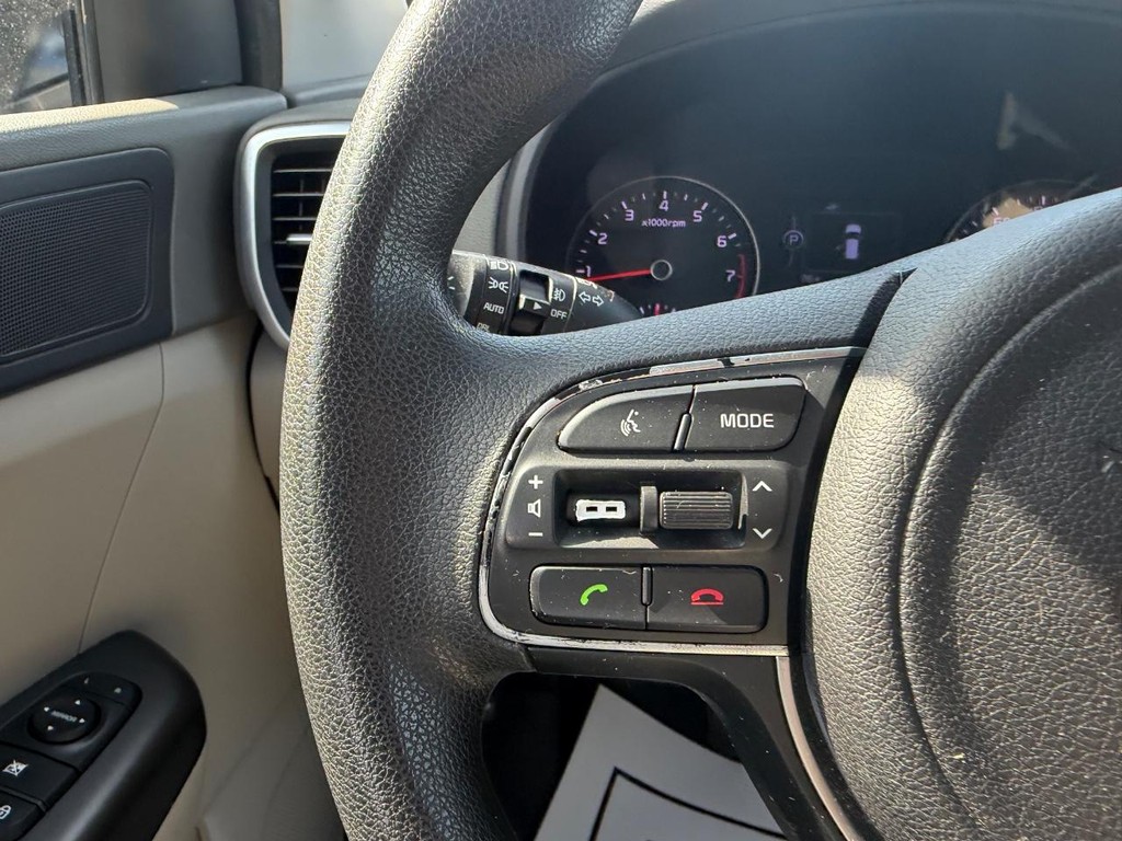 Kia Sportage Vehicle Full-screen Gallery Image 10