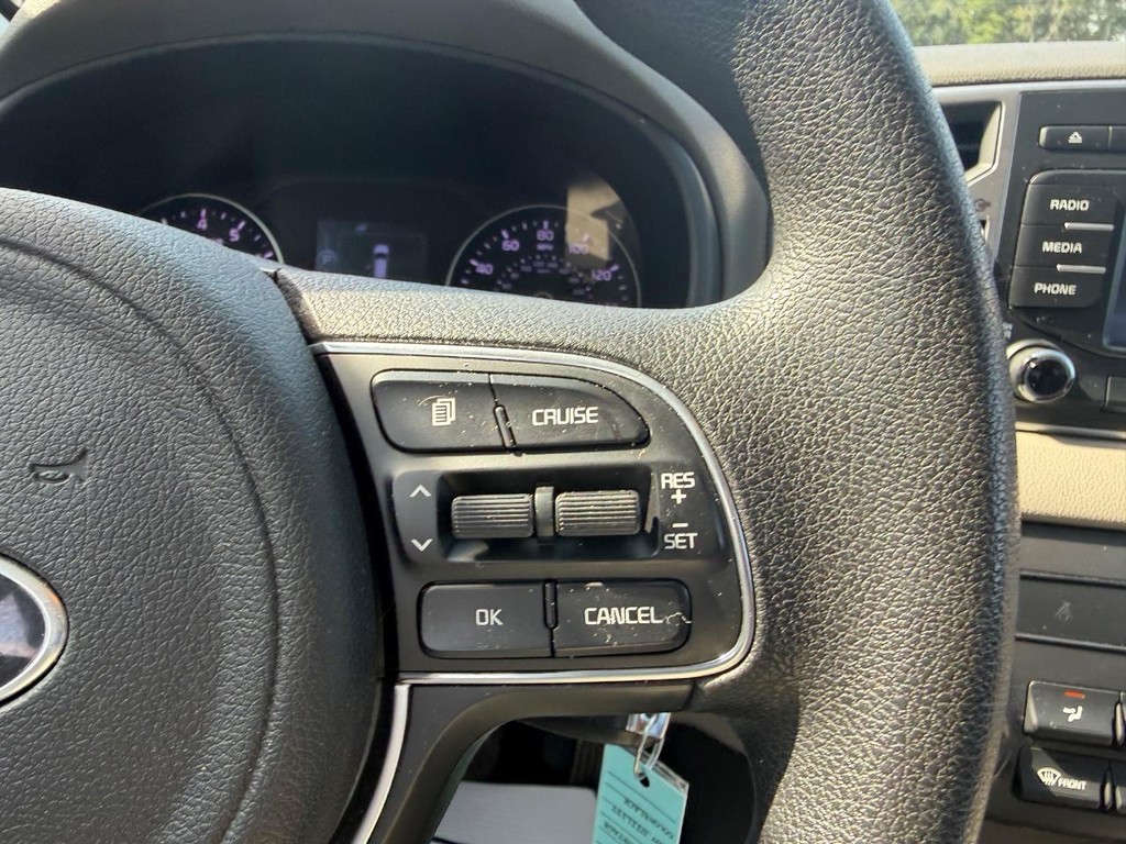 Kia Sportage Vehicle Full-screen Gallery Image 11
