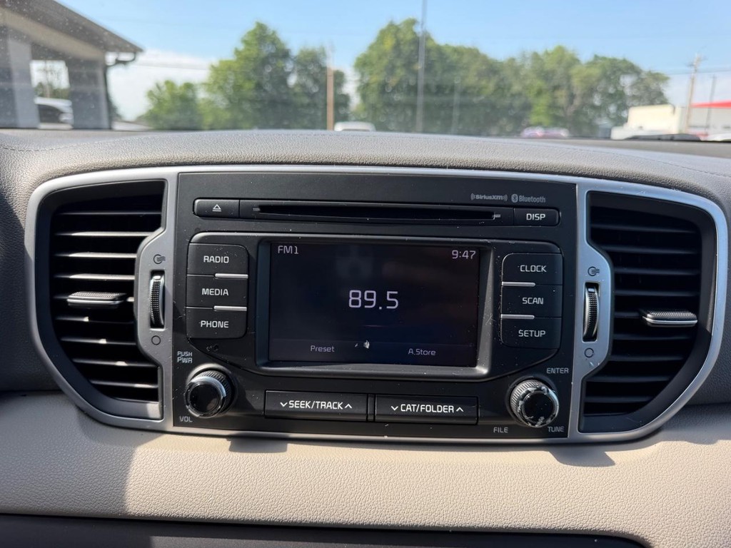 Kia Sportage Vehicle Full-screen Gallery Image 12