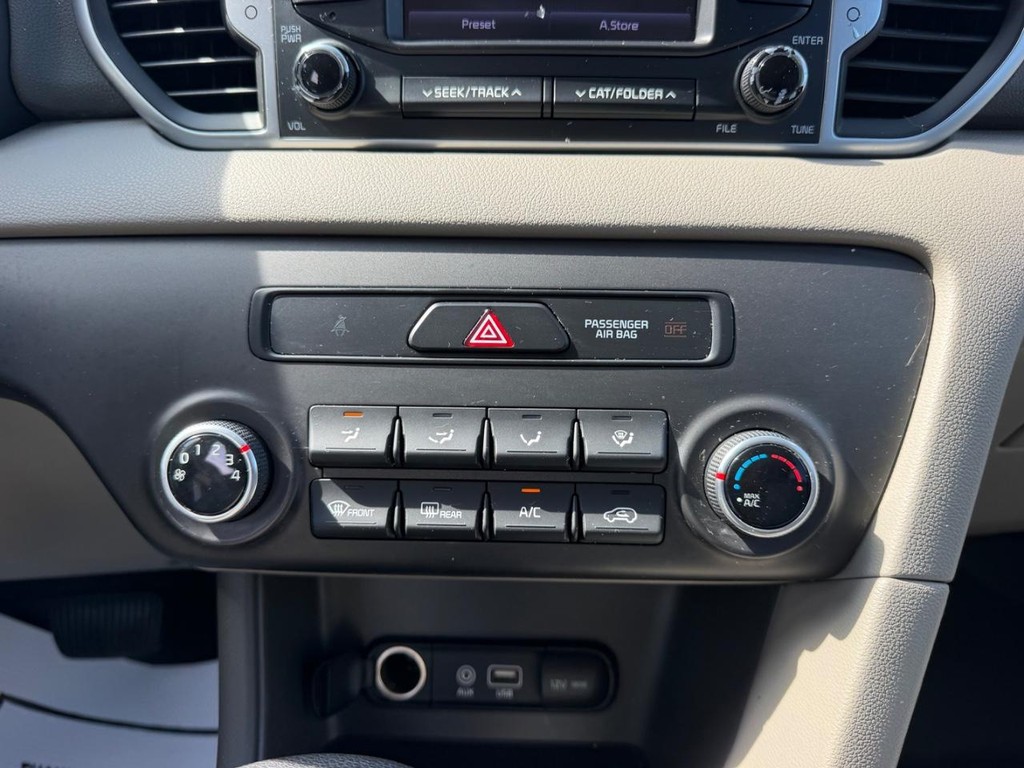 Kia Sportage Vehicle Full-screen Gallery Image 13