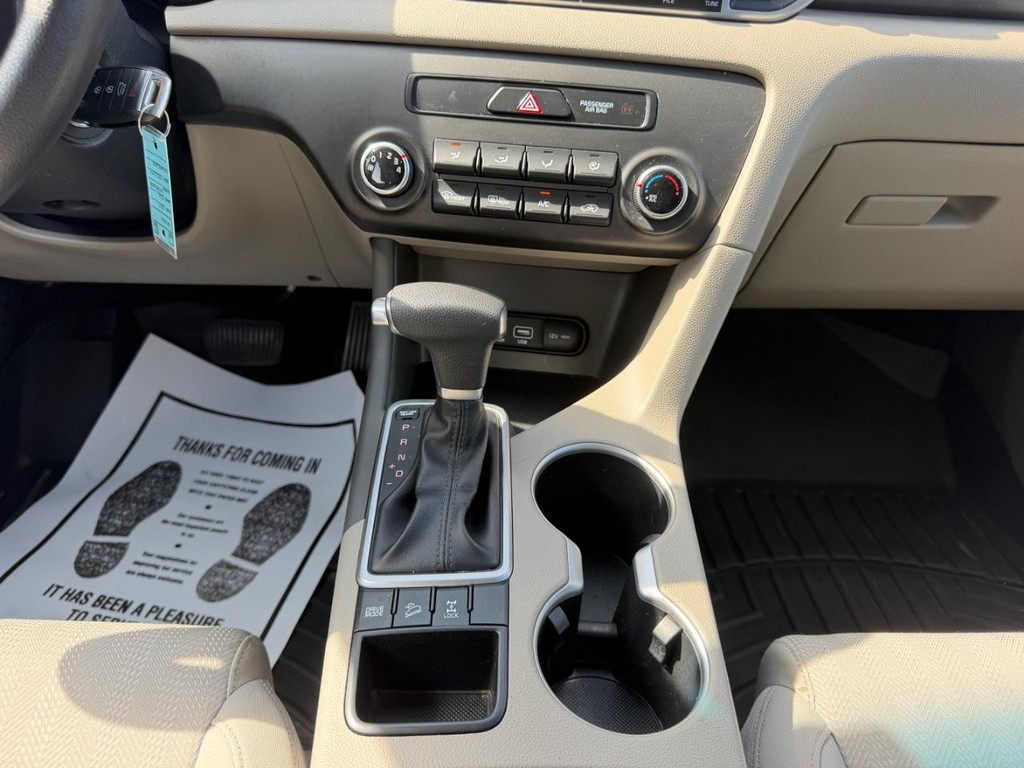 Kia Sportage Vehicle Full-screen Gallery Image 14